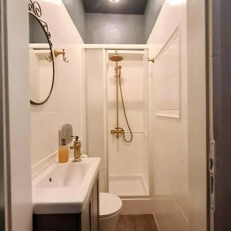 Cozy 2-bedroom In The Center