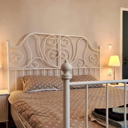 Apartment Cozy 2-bedroom In The Center Sofia