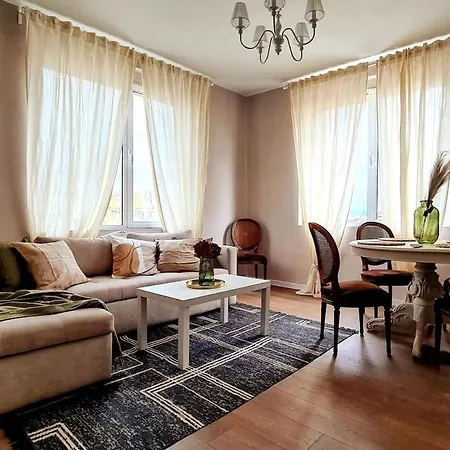 Apartment Cozy 2-bedroom In The Center Sofia